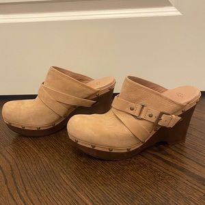 Ugg Heeled Clogs. Size 10. Fur inside shoe.